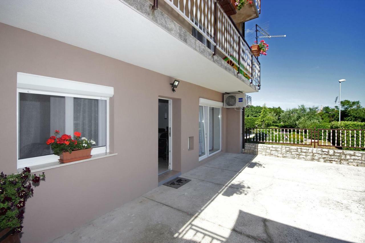 Alet Apartment *