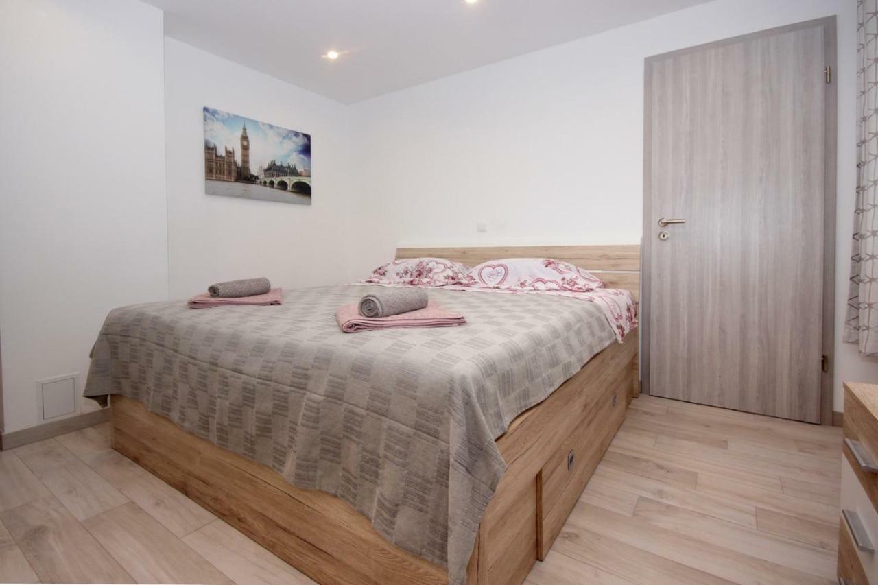 Alet Apartment *